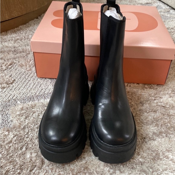 Chunky Plateform Boots size 7 - Picture 2 of 5